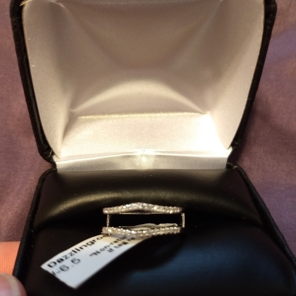 Women's wedding band-size 6.5 - Picture 1 of 3